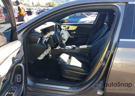 2020 Mercedes-Benz A 220 z USA, uszkodzony, nr VIN W1K3G4EB5LW044996